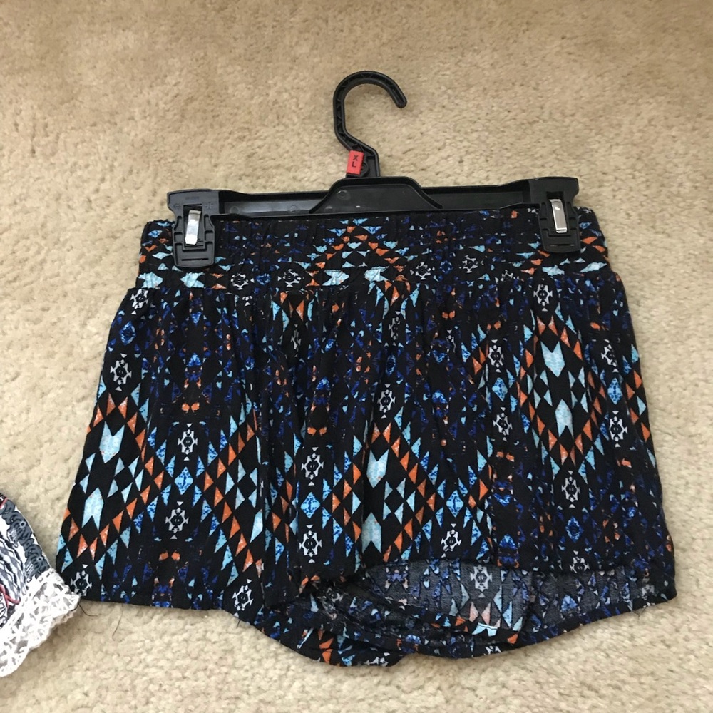 Multicolor flowy shorts